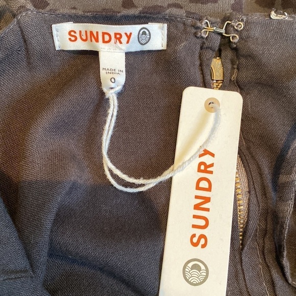 Sundry gray leopard jumpsuit XS - Picture 7 of 9